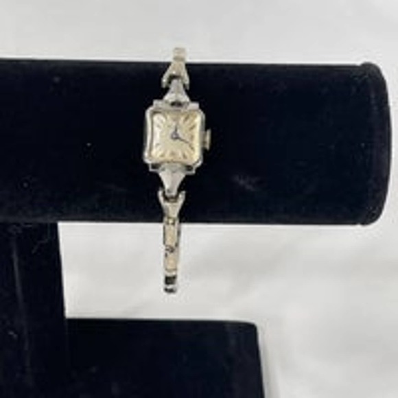 VTG woman’s Bulova 10k rolled gold  filled watch main image 7